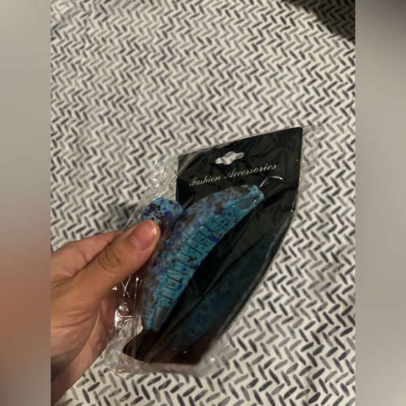 Blue Patterned Hair Clip - Picture 4 of 4
